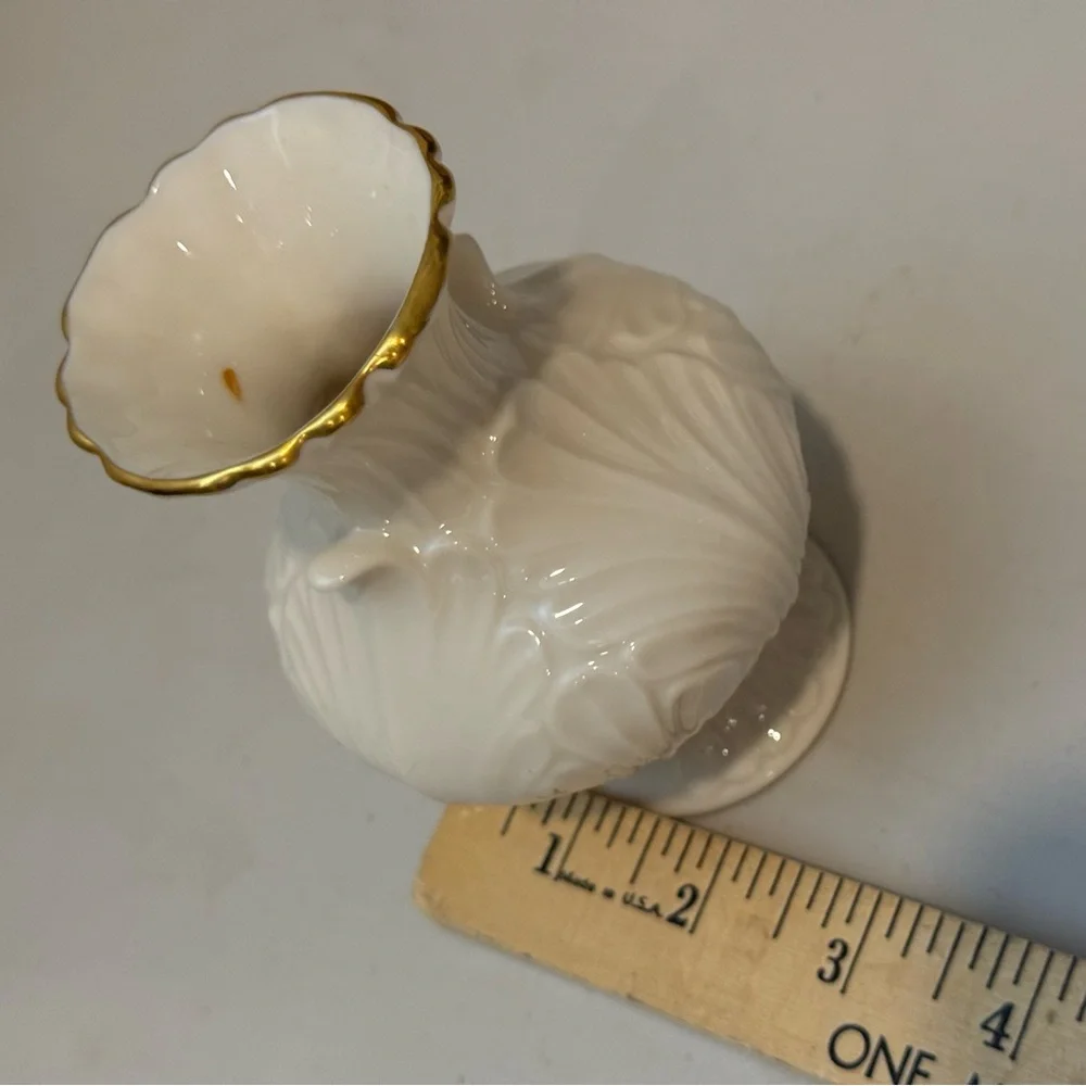 Lenox 24K Gold‎ Trim Elfin Collector Leaf Pattern USA 4.5” Bud Vase!